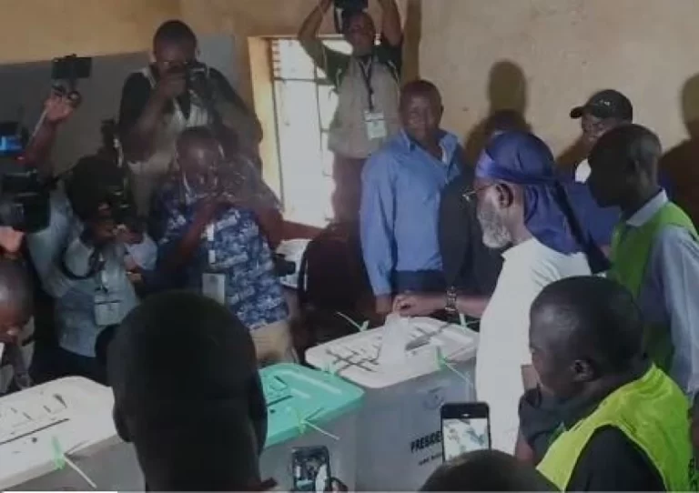 Roots Party Presidential candidate Prof. Wajackoyah casts his vote at Indangalasia Primary School.