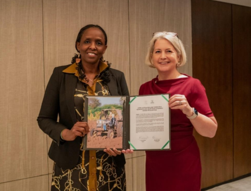 Dr. Agnes Kalibata – President of AGRA, and Beverley Postma – Executive Director of Grow Asia, at the signing of the collaboration agreement